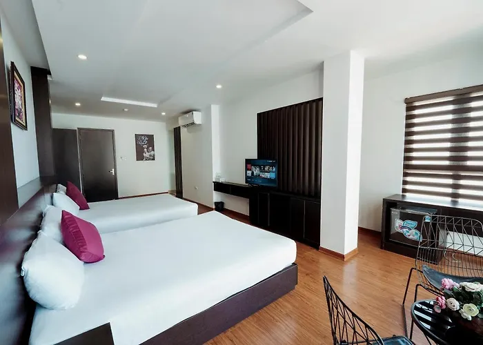 Ivy Bai Chay Hotel 2*