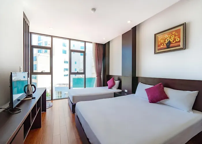 Hotel Ivy Bai Chay 2*