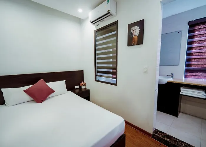 Ivy Bai Chay Hotel 2*
