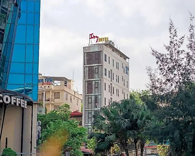 Hotel Ivy Bai Chay 2*