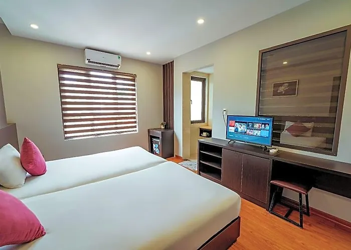 Ivy Bai Chay Hotel 2*