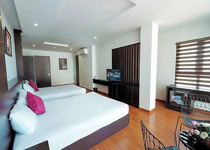 Ivy Bai Chay Hotel 2*