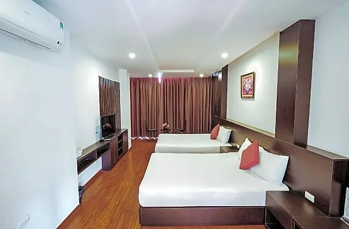 Hotel Ivy Bai Chay 2*