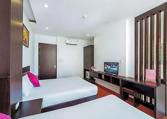 Hotel Ivy Bai Chay 2*