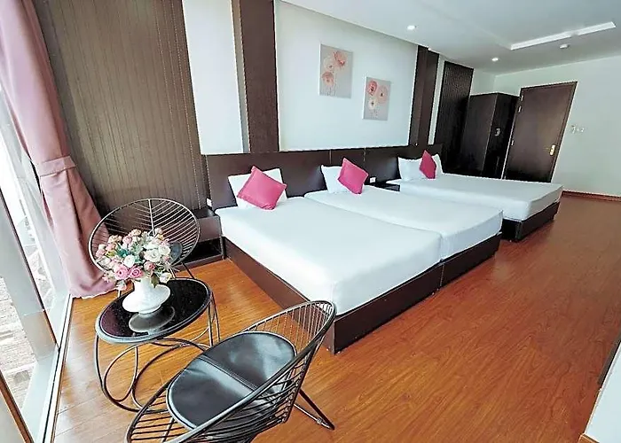 Ivy Bai Chay Hotel Hạ Long